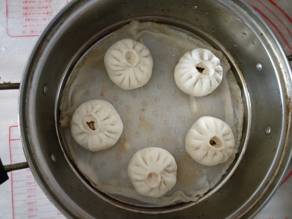 Pork Buns with Mushroom Sauce recipe