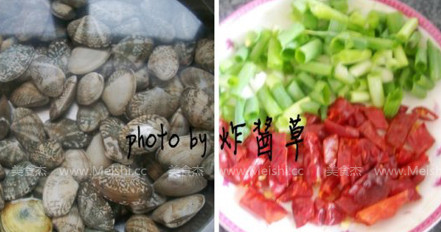 Stir-fried Flower Clams recipe