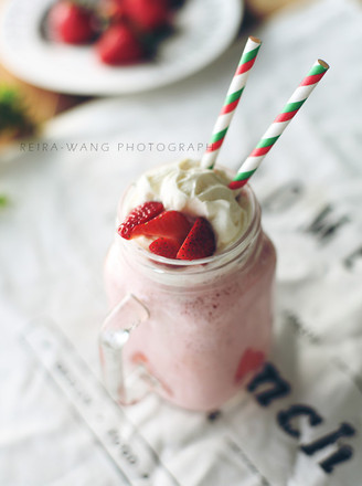 Strawberry Milkshake recipe