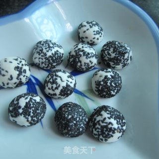 Glutinous Rice Sesame Dumplings recipe
