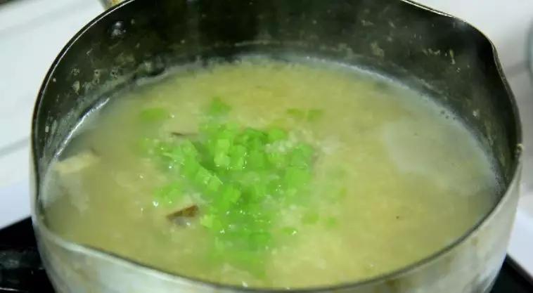 Celery and Mushroom Millet Congee recipe