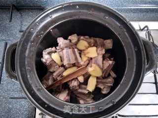 Stewed Lamb Chops with White Radish recipe