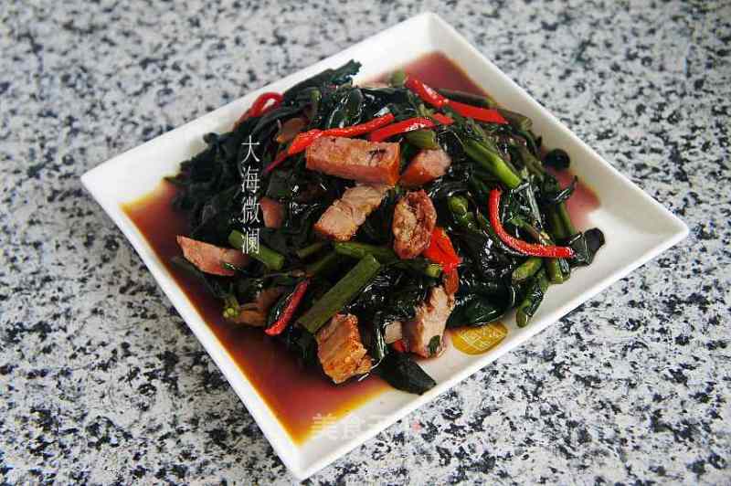 Stir-fried Pork with Red Amaranth recipe