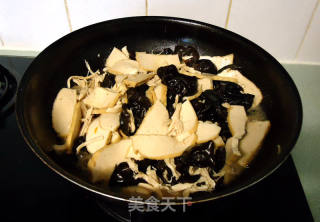 Braised Fungus Tofu with Oyster Sauce recipe