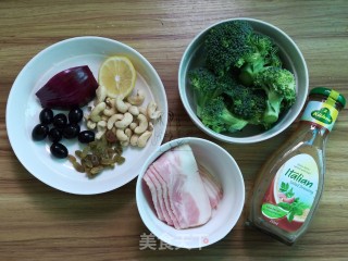 Broccoli Cashew Salad recipe