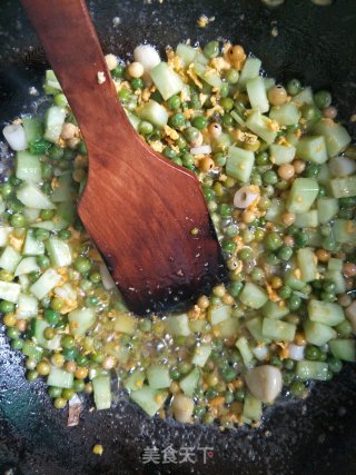 Stir-fried Cucumber with Green Beans recipe