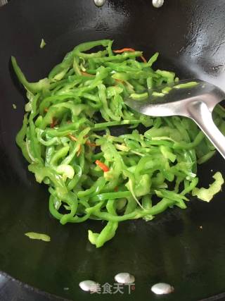 Stir-fried Golden Abalone with Green Pepper recipe