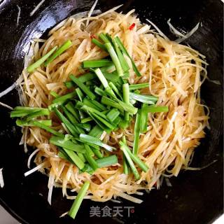 Stir-fried Vermicelli with Potato Shreds recipe