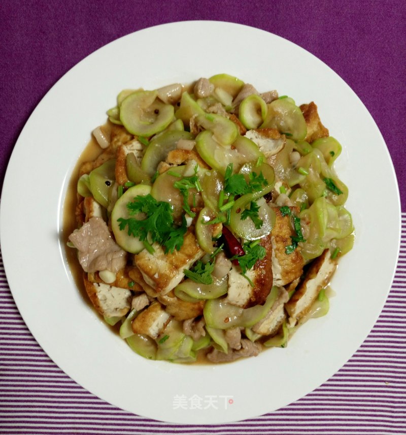 Stir-fried Vegetable Gourd with Meat recipe