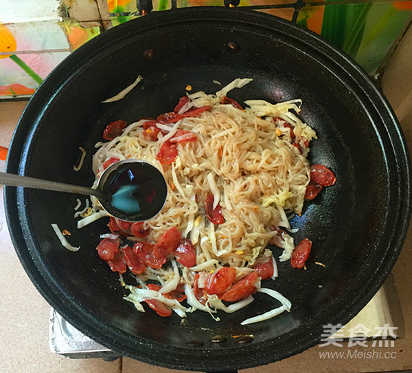 Cantonese Sausage Stir-fried Rice Noodles recipe