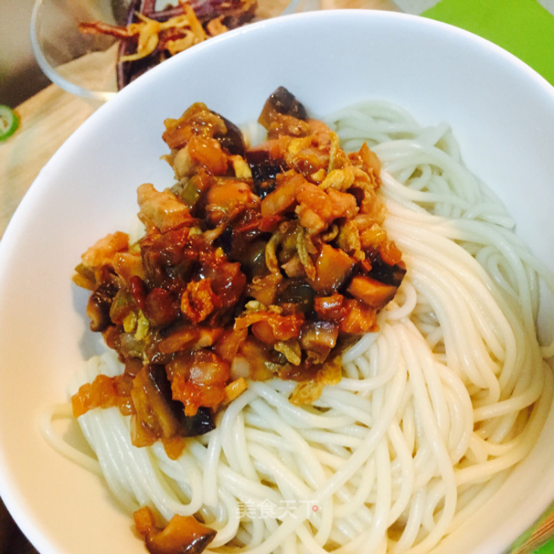 Noodles with Mushroom Loin and Mixed Sauce recipe