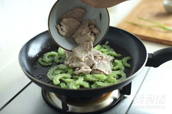 Bitter Gourd Fried Pork recipe