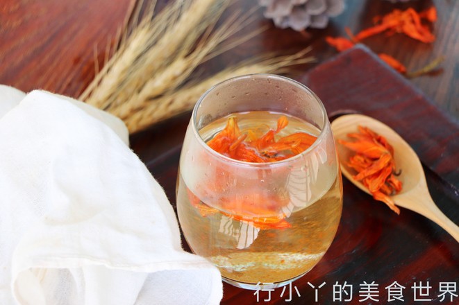Lily Tea to Soothe The Nerves and Help Sleep recipe