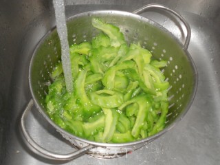 Fried Bitter Gourd with Shrimp recipe