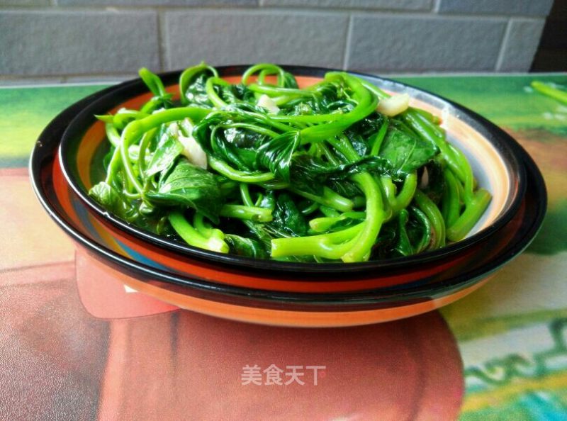 Stir-fried Sweet Potato Leaves with Garlic recipe