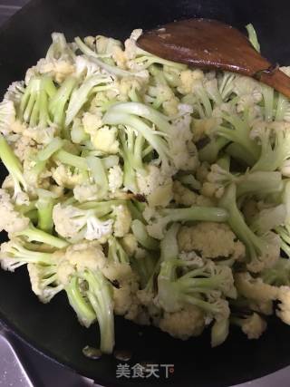 Stir-fried Cauliflower with Tofu in Oil recipe