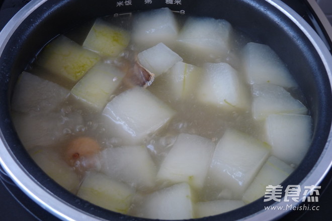 Seafood Lean Meat and Winter Melon Soup recipe