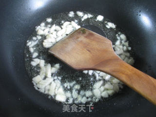 Stir-fried Convolvulus with Red Pepper recipe