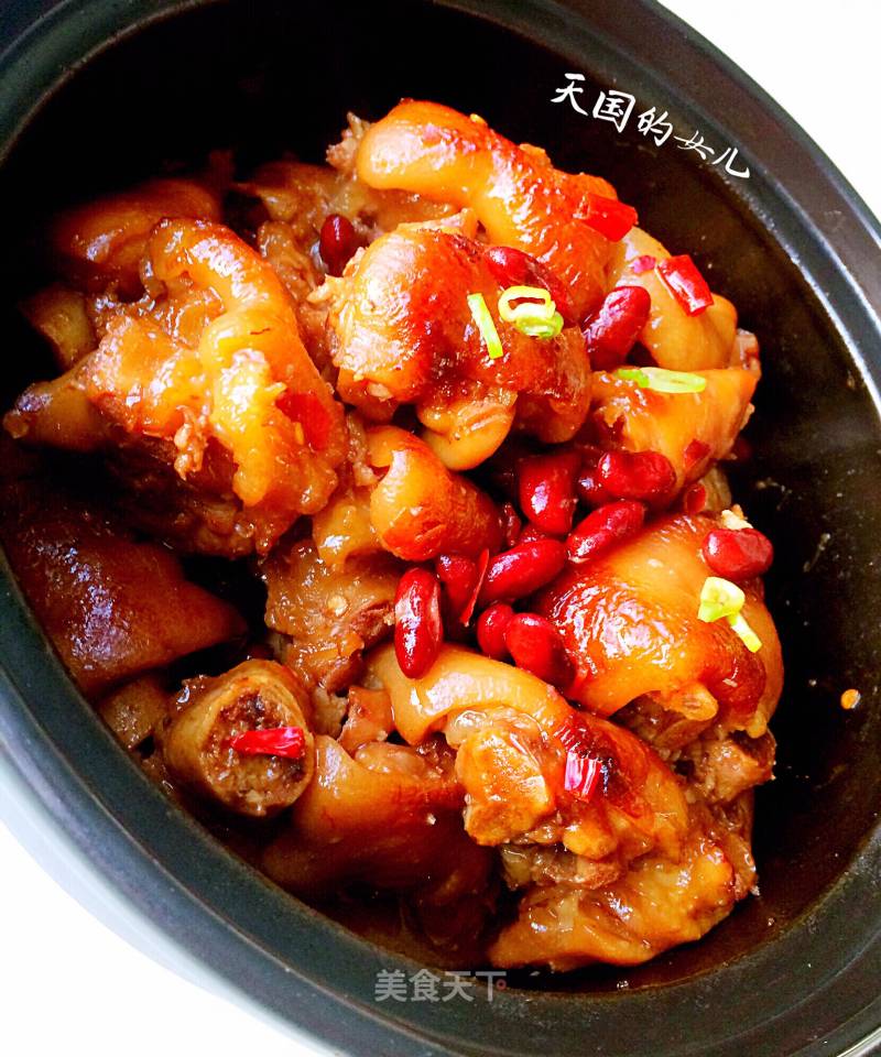 Stewed Pork Knuckles with Red Kidney Beans recipe