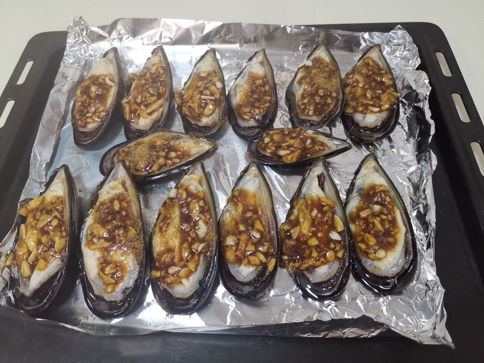 Roasted Mussels with Garlic recipe