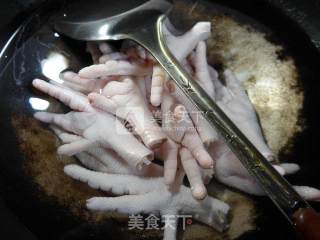 Fragrant Chicken Feet recipe