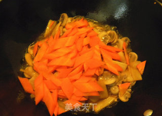 Stewed Bamboo Shoots with Tricholoma recipe