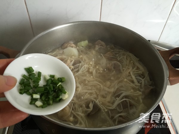 Radish and Enoki Mushroom Soup recipe