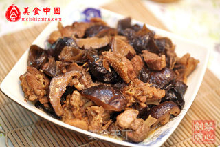 [cantonese Cuisine] Braised Duck with Mushrooms and Cloud Ears recipe