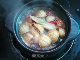 Braised Chicken Nuggets with Small Abalone recipe