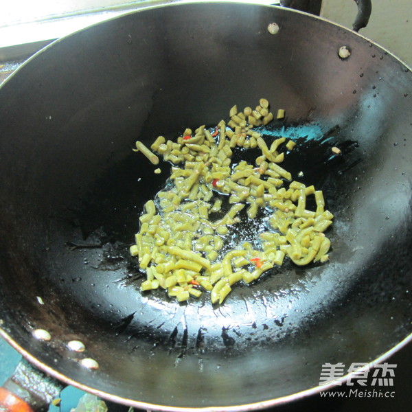 Stir-fried Cured Chicken with Capers recipe