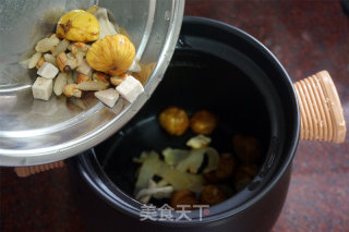 Qingrun Chestnut Pork Ribs Soup recipe