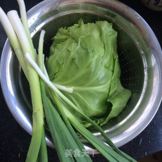 Stir-fried Cabbage with Green Garlic recipe