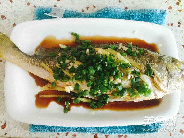 Scallion Oil Yellow Croaker recipe