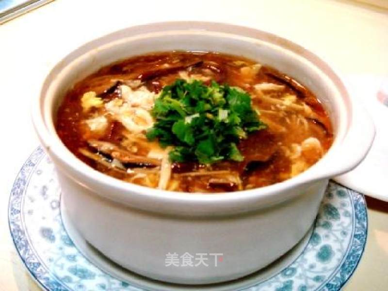 Making Traditional Soup "red and White Tofu Hot and Sour Soup" recipe