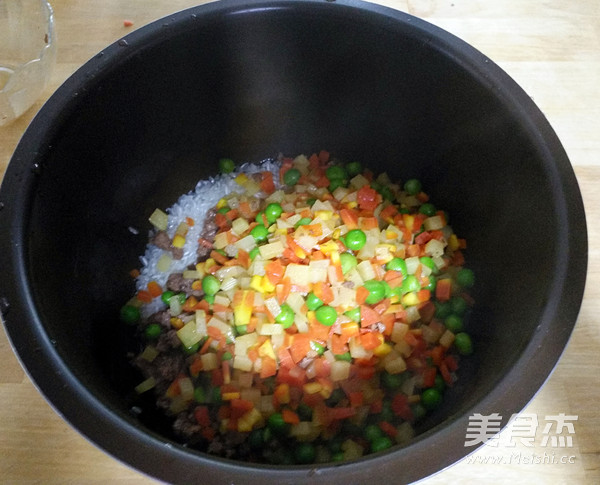 Braised Rice with Mixed Vegetables and Beef recipe