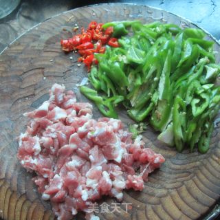 Stir-fried Pork with Soy Sauce and Chili recipe