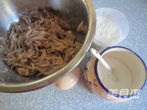 Crispy Dry Fried Small Sea Prawns recipe