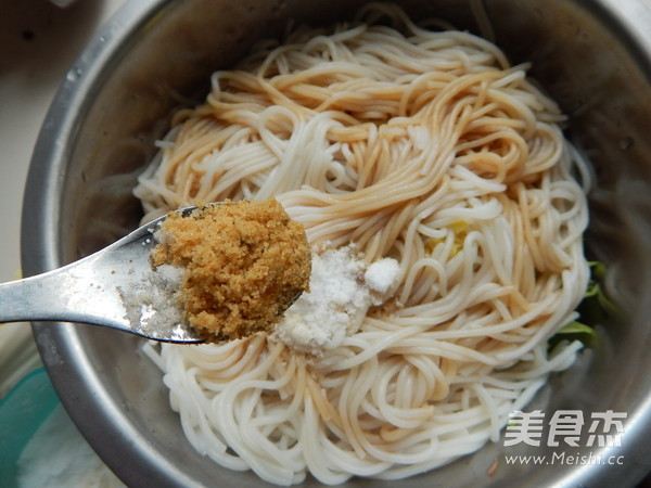 Cold Rice Noodles recipe