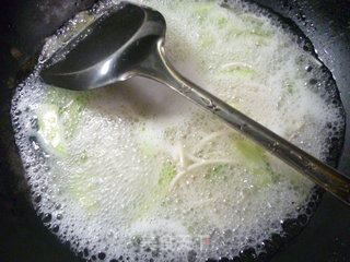 Braised Egg Loofah Noodle Soup recipe