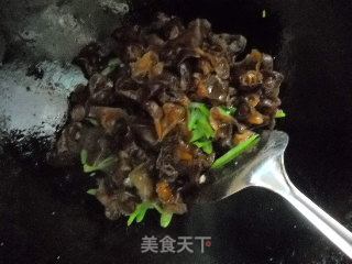 Shredded Chicken with Beans and Fungus recipe