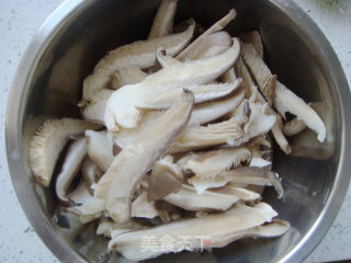 Refreshing Oyster Mushroom with Garlic recipe