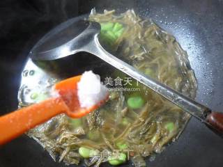 Broad Bean Soup with Bamboo Shoots and Dried Vegetables recipe