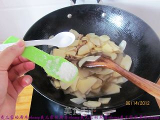 Fried Potato Chips with Old Cucumber recipe