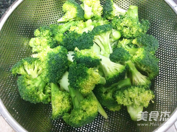 Broccoli Pork in Claypot recipe