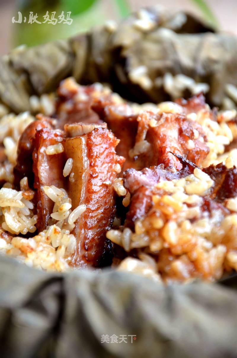 Steamed Ribs with Glutinous Rice and Lotus Leaves