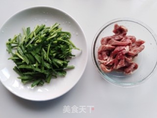 Stir-fried Hor Fun with Leek recipe