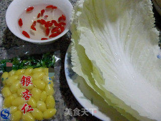 Stir-fried Cabbage with Silver Almonds recipe