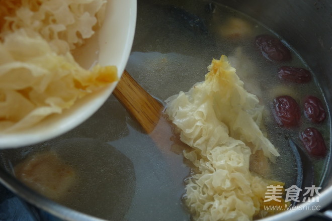 White Fungus Black Chicken Soup recipe