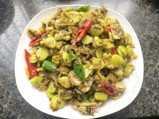 Stir-fried Broad Beans with Dried Vegetables recipe