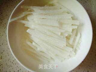 Chicken Ball Soup with Shredded Radish and Vermicelli recipe